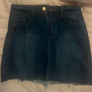 Size 3/26 dark wash denim skirt with distressed/frayed edges